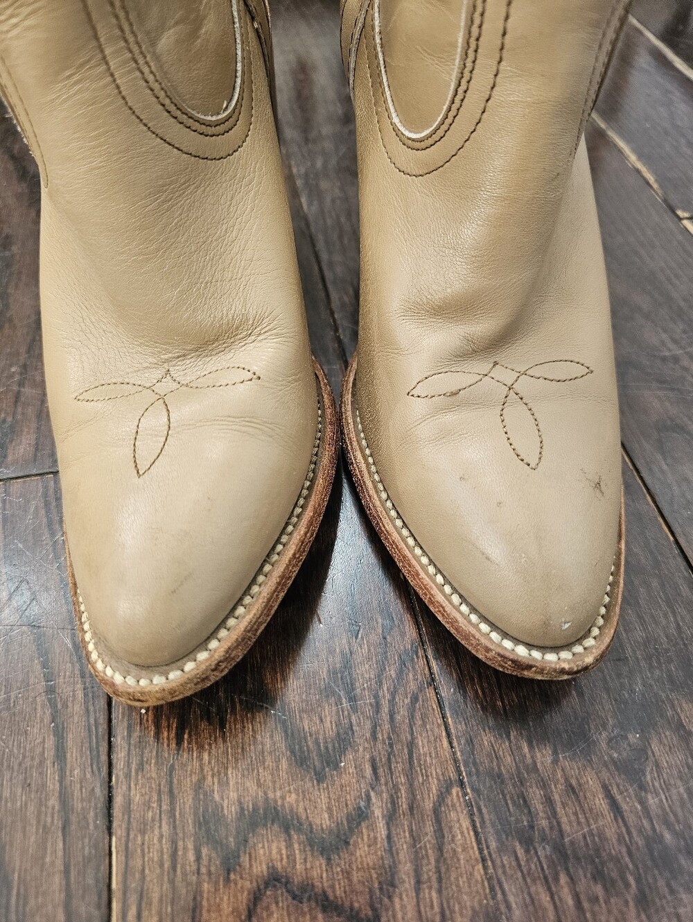 Vintage Frye 7898 Western Boots Size 6B Made in USA Tan Leather High Heel - Picture 10 of 12